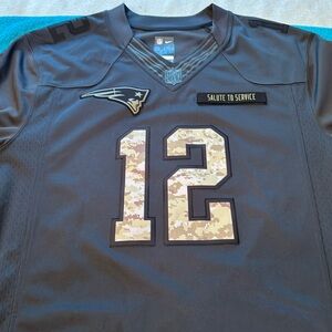 Salute to Service Tom Brady Jersey. #12. Embroidered and excellent condition.